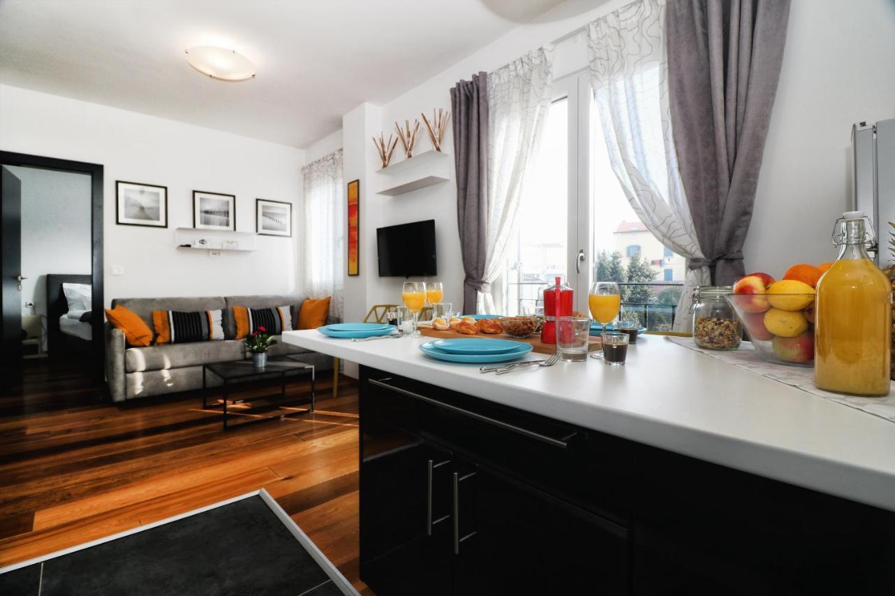 Kseni Accommodation Ровин Екстериор снимка